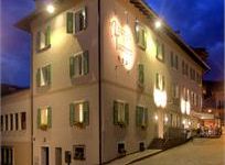Albergo Tuenno by night: tanti servizi per le tue vacanze sulle Dolomiti