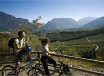 Nel nostro bike hotel sapremo consigliarti i miglior tour bike in Trentino